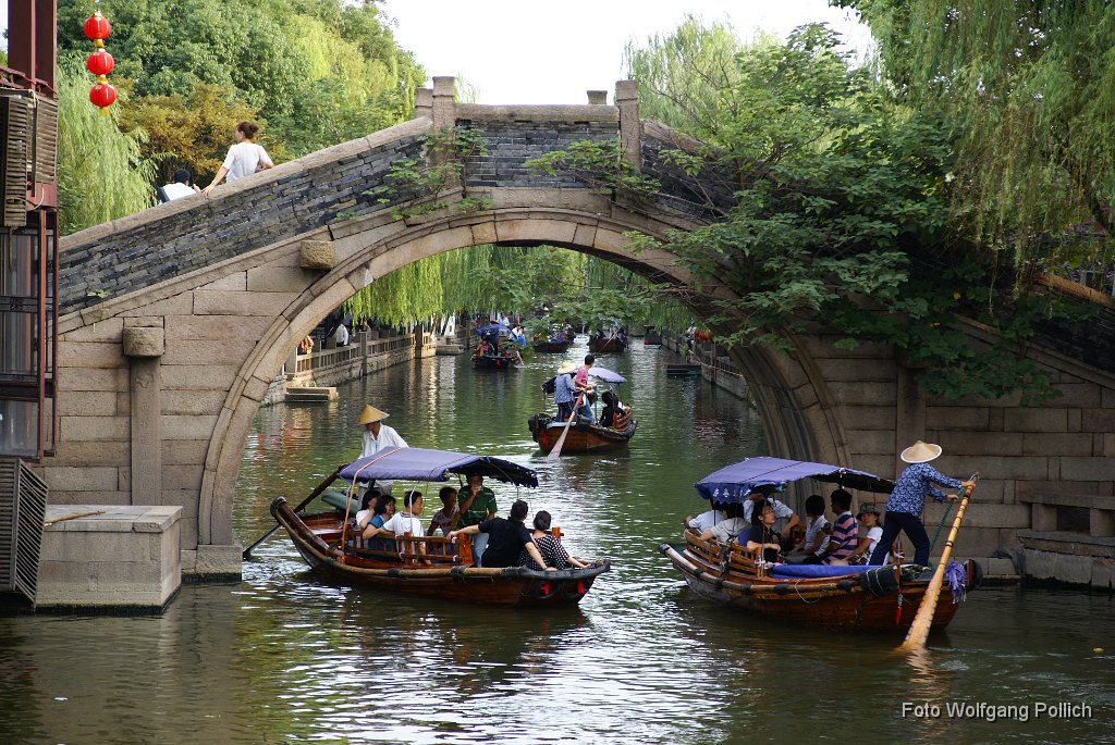 2010-09-30_06- In a Watertown near Shanghai_WP.JPG